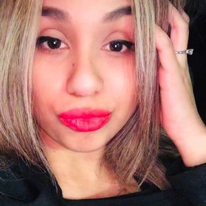 Meet your Posher, Mia